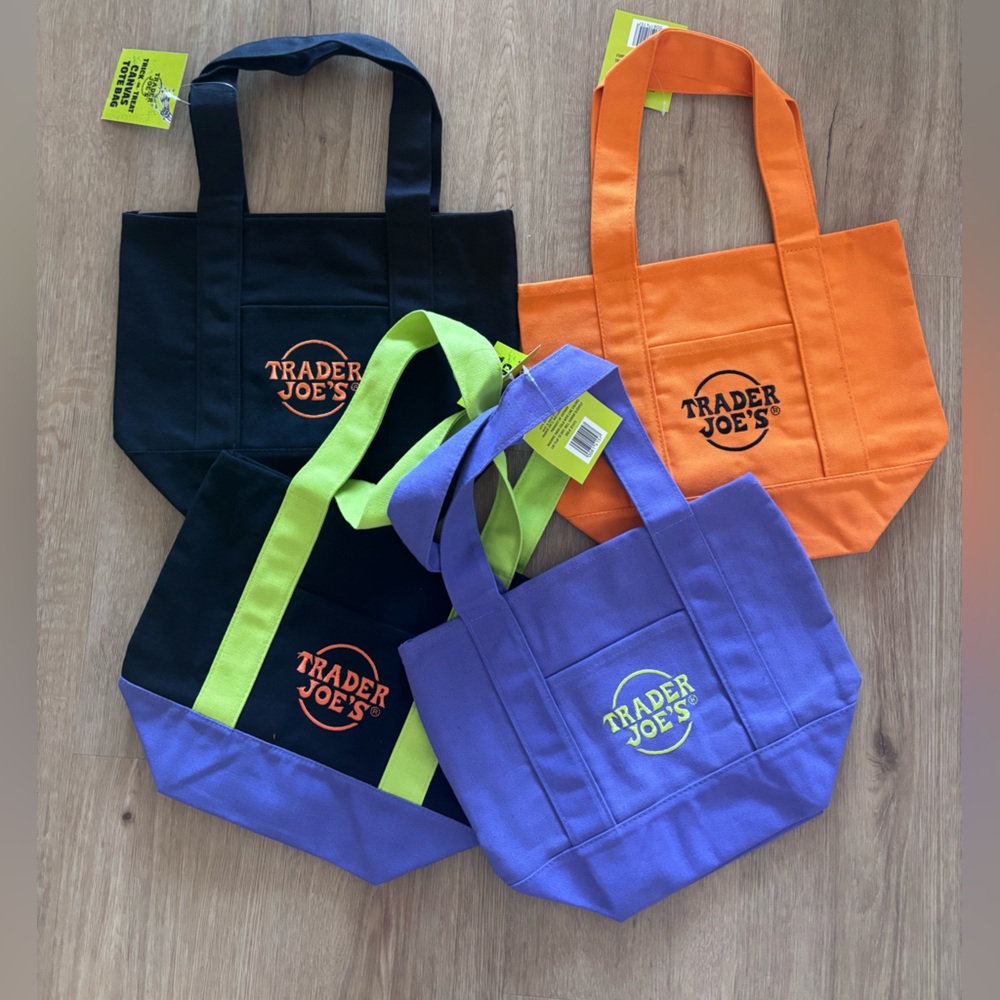 TRADER JOE'S HALLOWEEN MINI CANVAS TOTE BAG  Limited Edition SET Of 4 Brand New!
